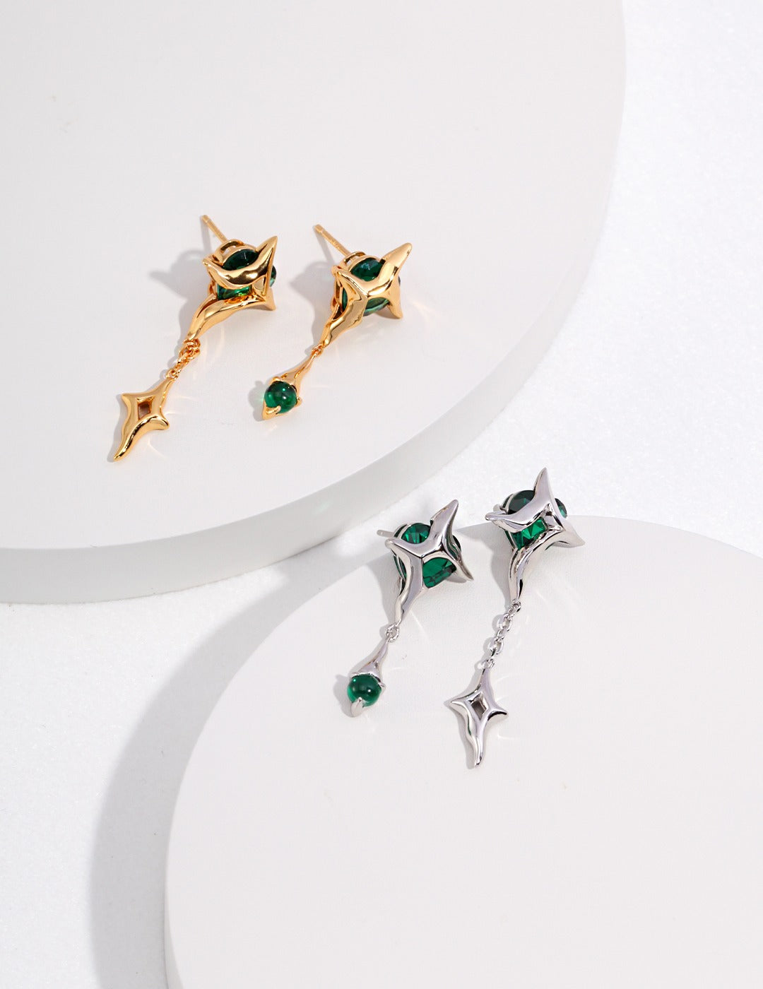 Asymmetric Four-Point Heart Earrings detail image 3