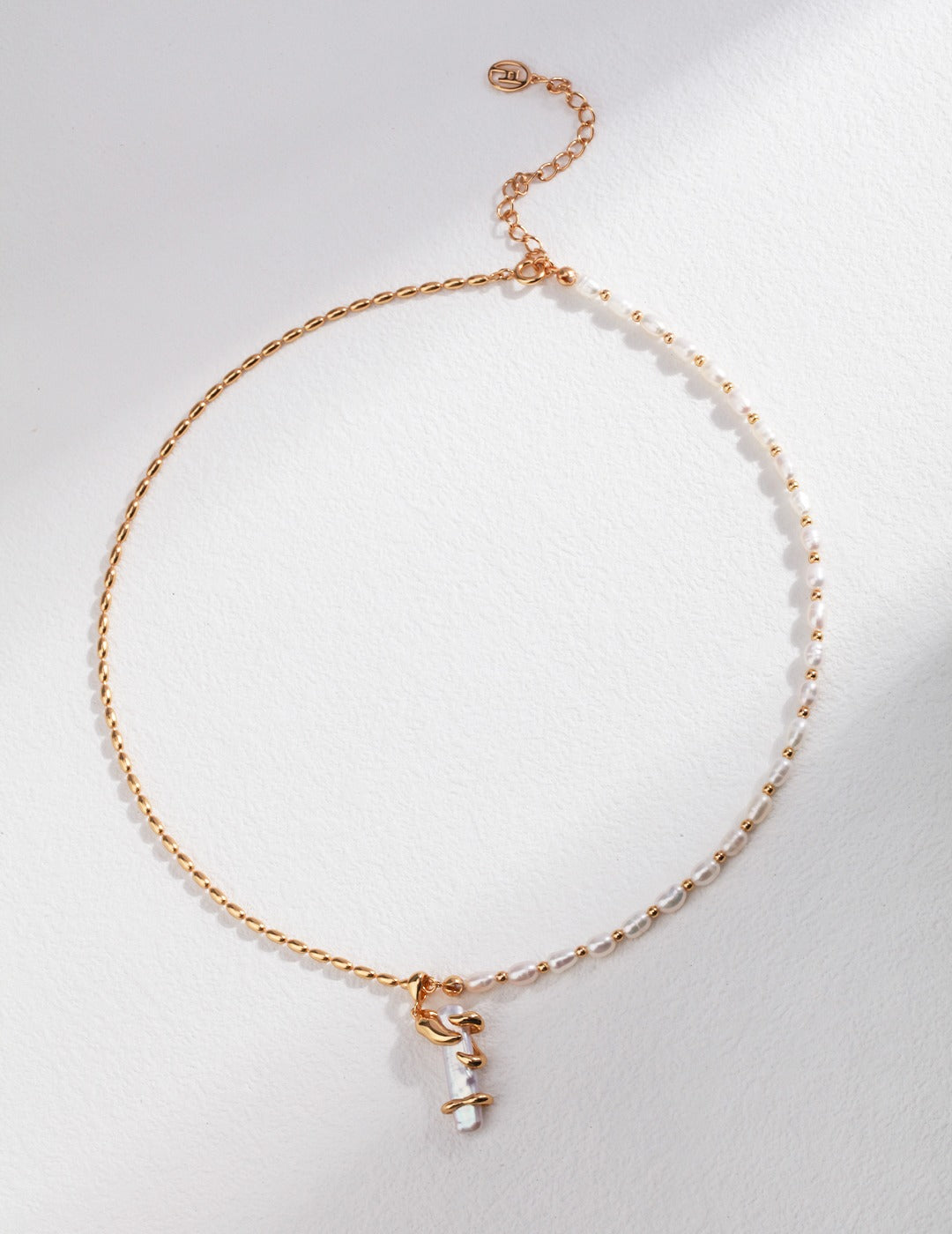 Baroque Pearl Fluid Necklace detail image 2