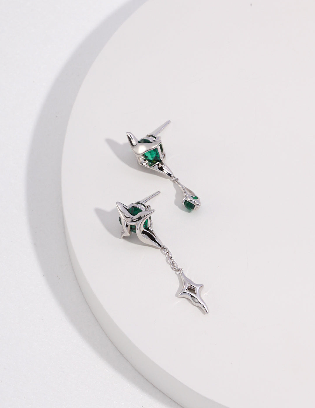Asymmetric Four-Point Heart Earrings product detail