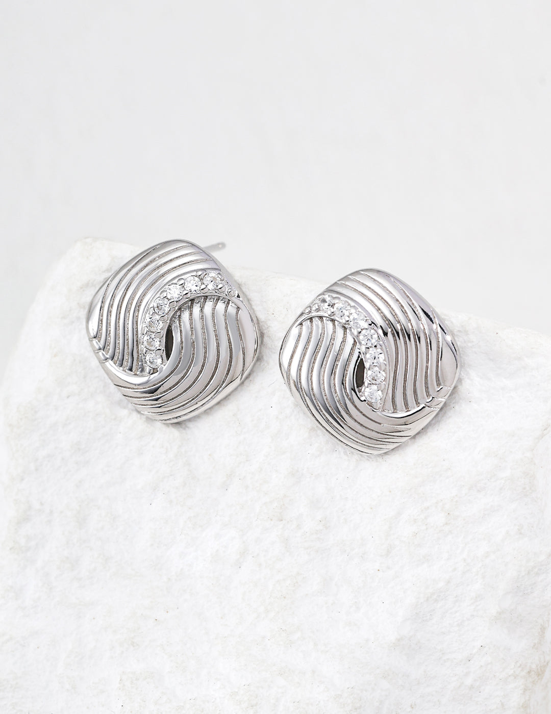 Twisted Light Sculptural Earrings detail image 3