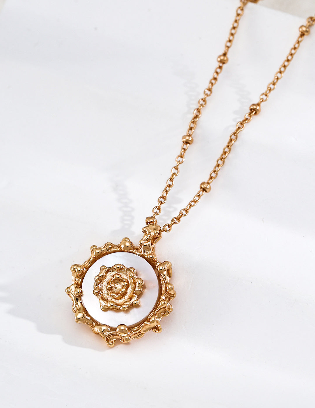 Solar Mother-of-Pearl Necklace product detail