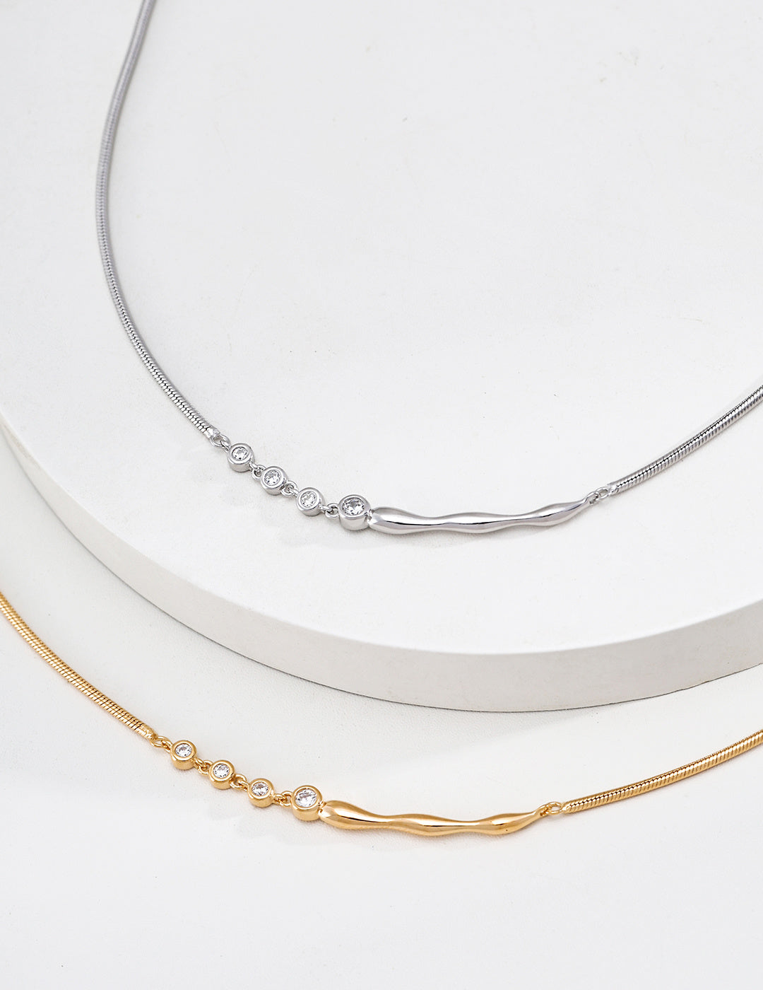 Fluid Silver Necklace product detail