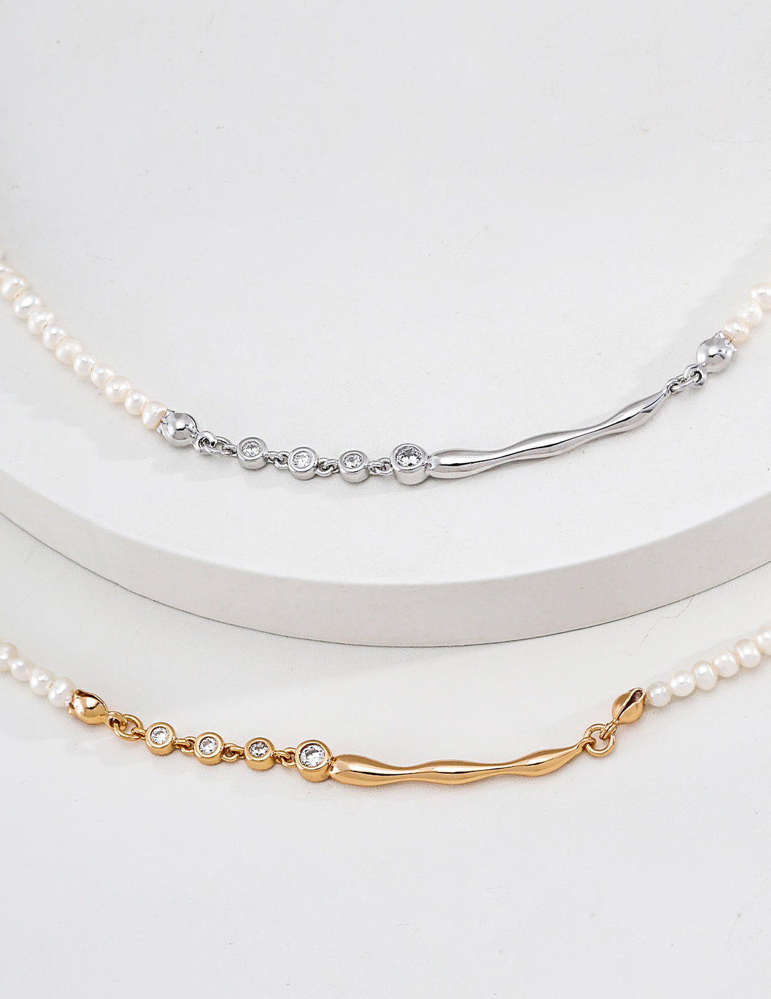 Fluid Silver Necklace product detail