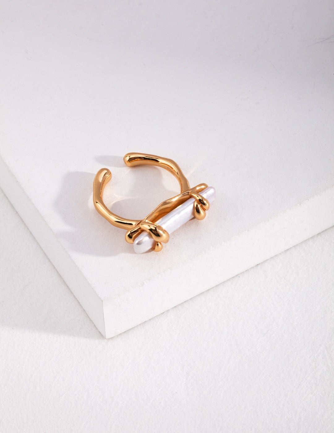 Baroque Pearl Open Ring detail image 3