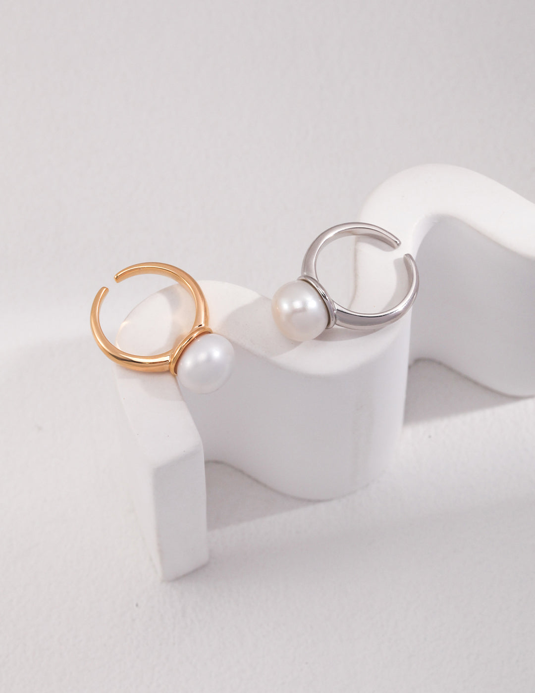 Pearl Everyday Open Ring detail image 5