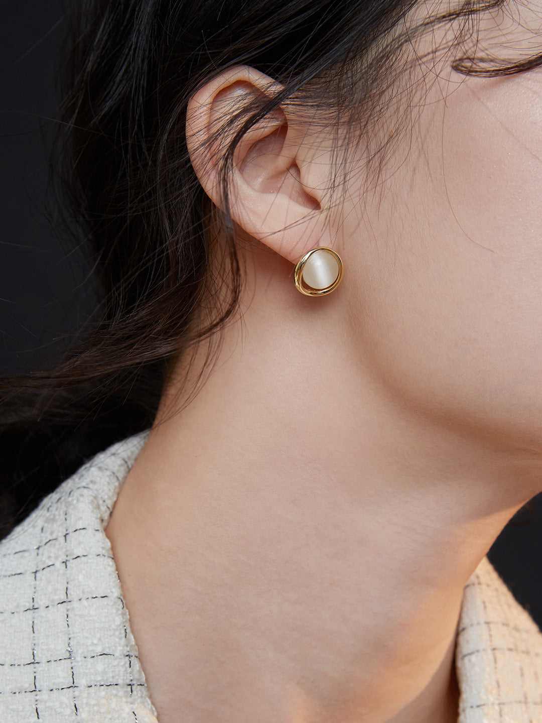 Faux Cat’s-Eye Silver Studs product detail