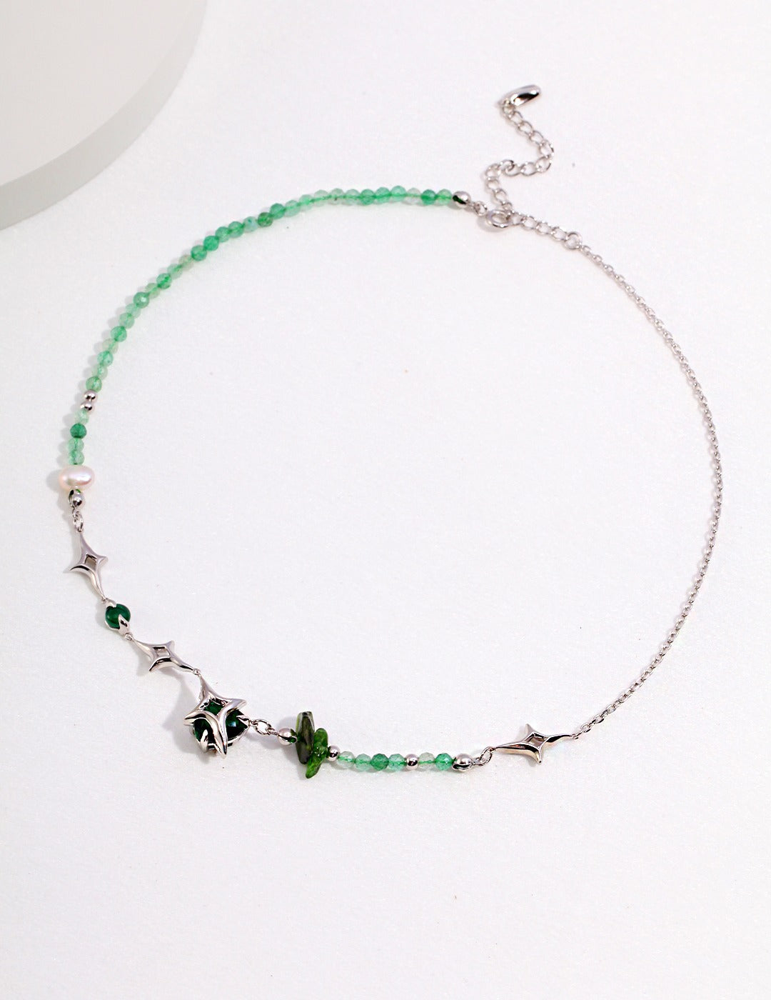 Four-Point Heart Gemstone Necklace detail image 3