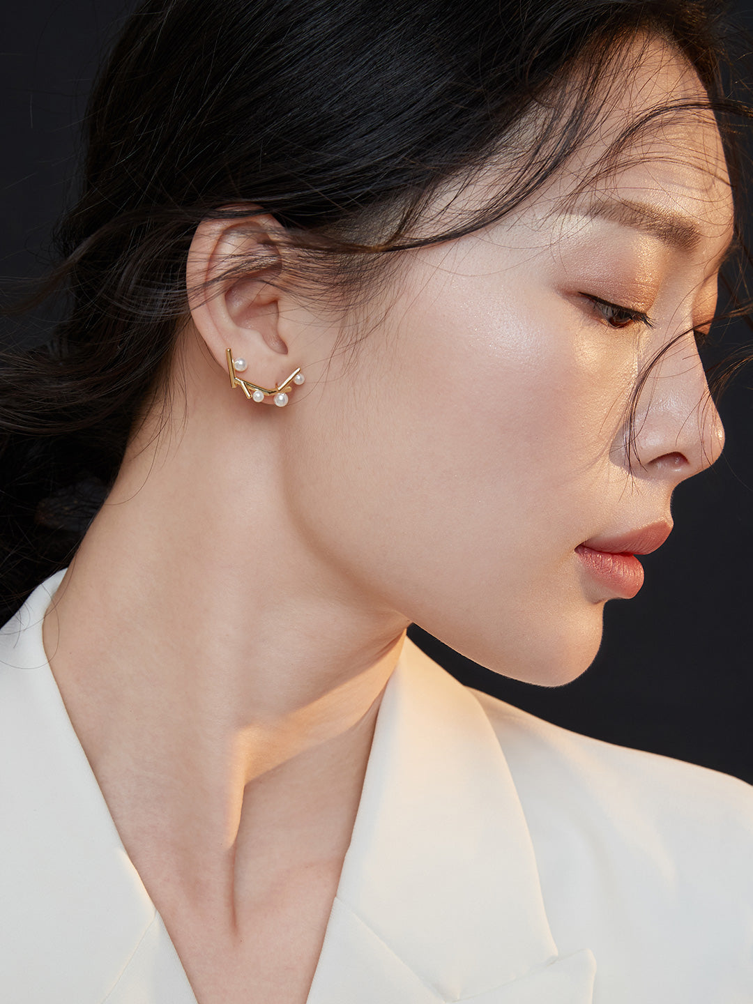 Geometric Pearl Stud Earrings product detail