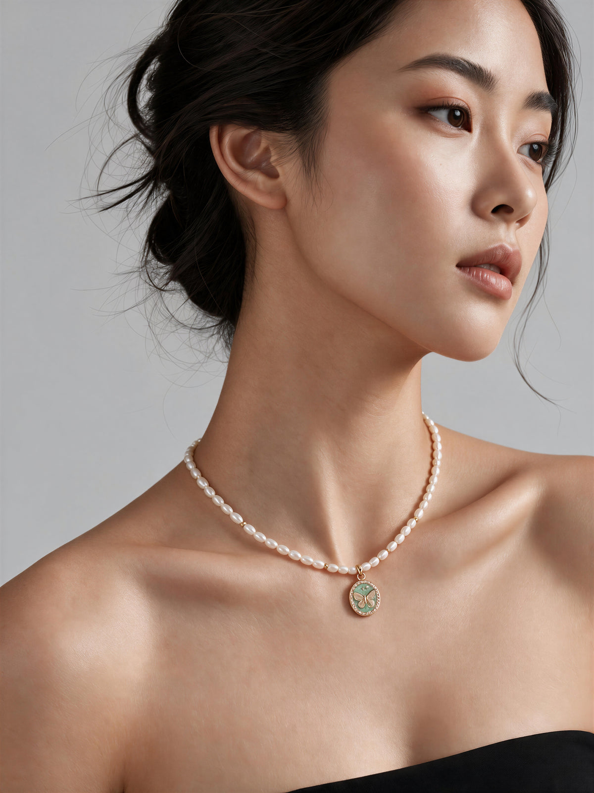 Lucky Clover Diamond Necklace detail image 2